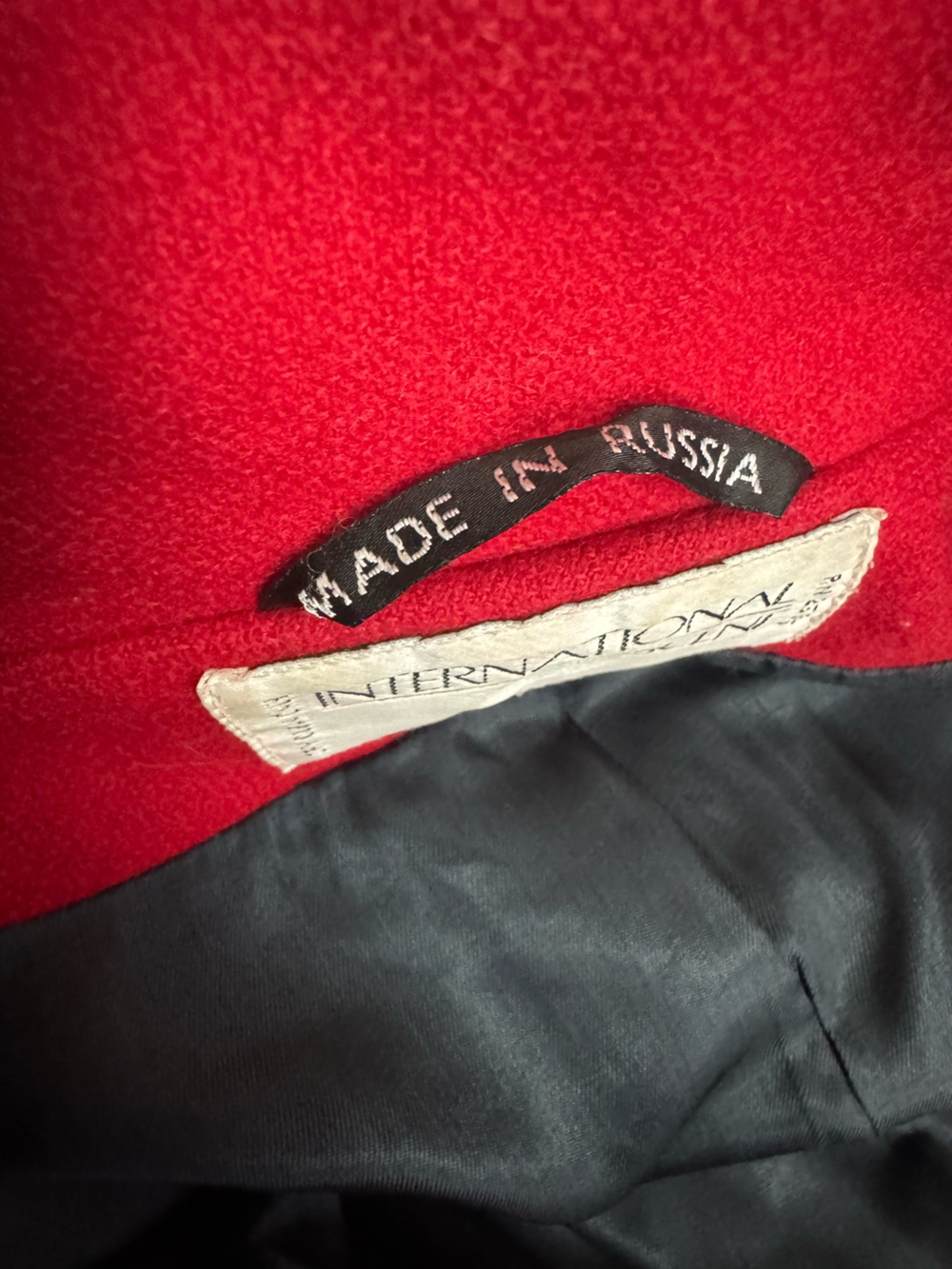 Vintage International Scene Red Hooded Wool Look Toggle Coat XL With Gloves - Picture 6 of 8
